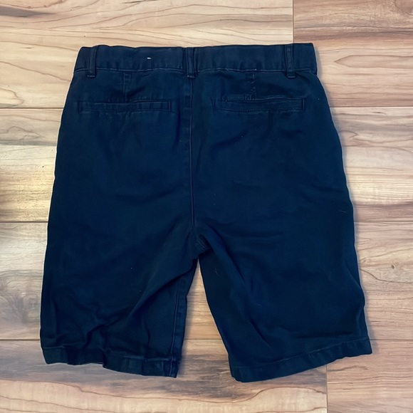 Place Youth size 10 Shorts - Picture 2 of 3